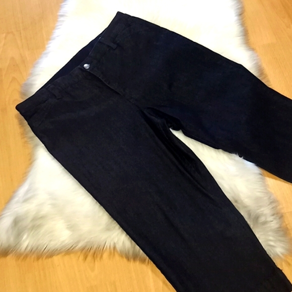 Dark Denim Capri Pants 